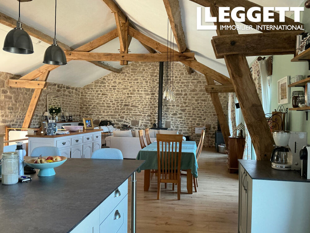 Grange restaurée avec goût, et un gîte indépendant.