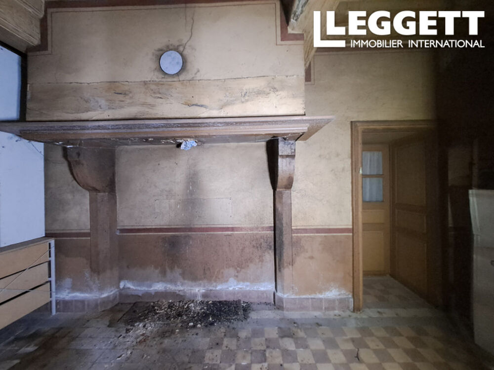 Vente Maison Maison d'habitation à rénover, composée de deux logements avec dépendances et jardin.<br /> Maltat