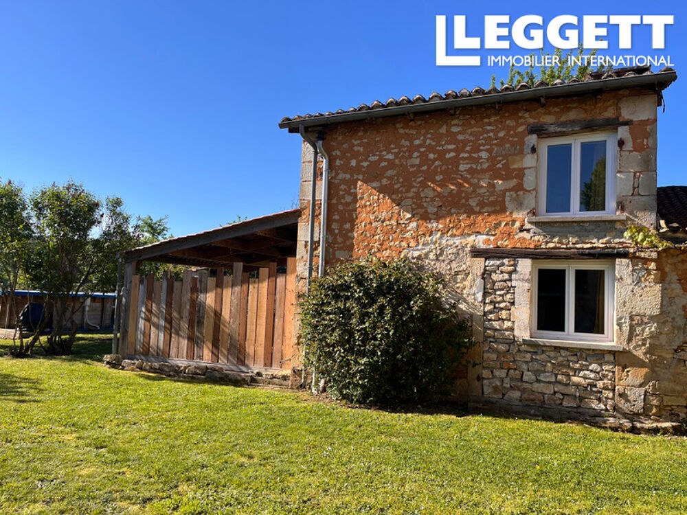 Vente Maison Une maison principale, un gîte entièrement meublé, un deuxième gîte en cours d'aménagement, une immense grange Javerlhac-et-la-chapelle-saint-robert