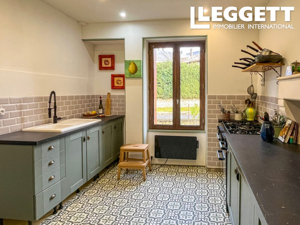 Vente Maison Charmante maison individuelle de 4 chambres avec piscine, au c?ur d?un joli village Pleuville