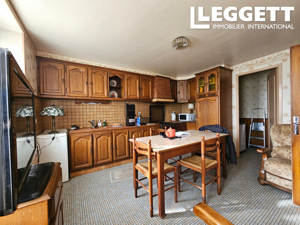 Vente Maison Longère de caractère de 2 chambres avec potentiel d?aménagement, dépendances et vue sur la campagne Commentry