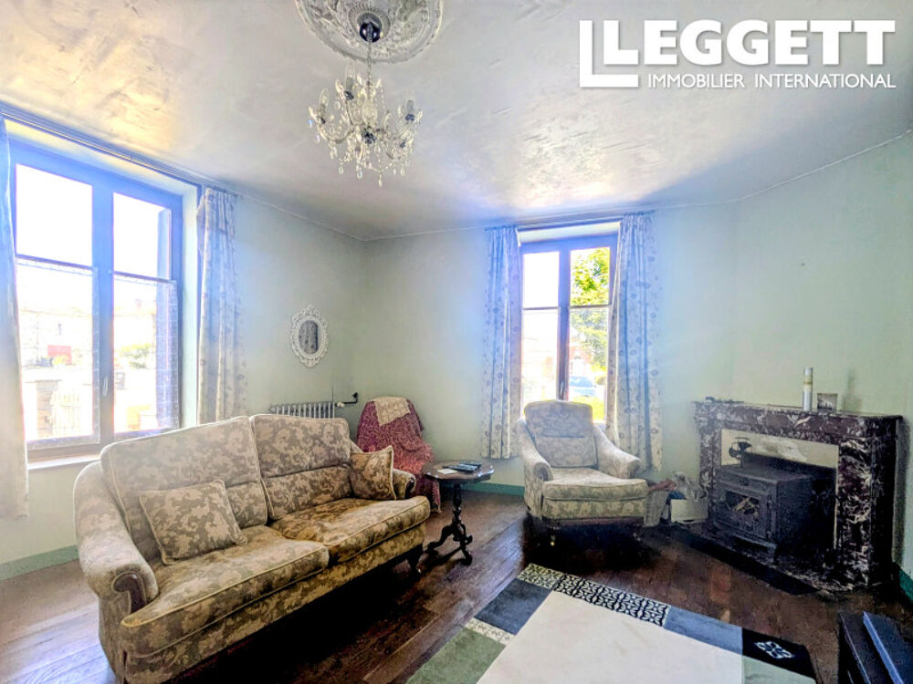 Vente Maison Située à Saint-Martin-du-Fouilloux, cette maison mitoyenne de caractère est implantée sur un terrain de 3 330 Saint-martin-du-fouilloux