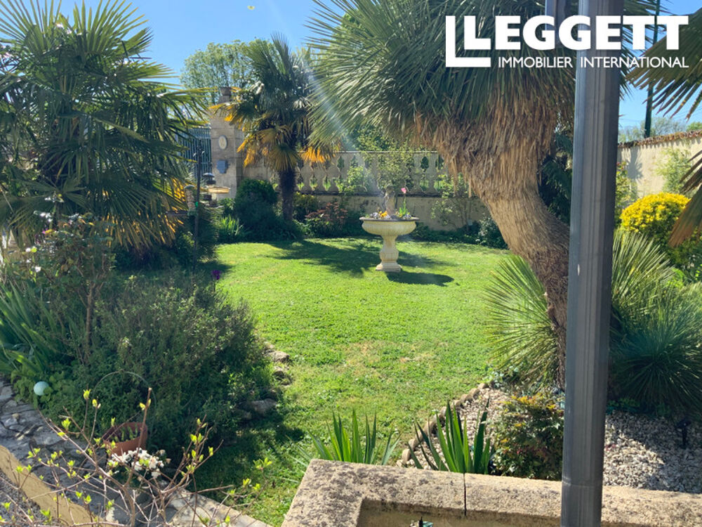 Vente Maison Maison individuelle de 4 chambres & 2 salles de bains. Espaces exterieur couvert, jardin et dependances . Bresdon