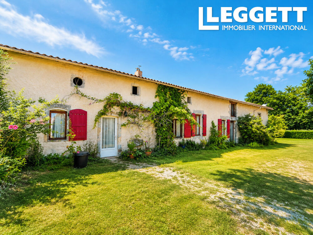 Vente Maison Charmante ferme de caractère de 8 chambres avec un grand potentiel de gîte, des jardins privés et une piscine Pommiers-moulons