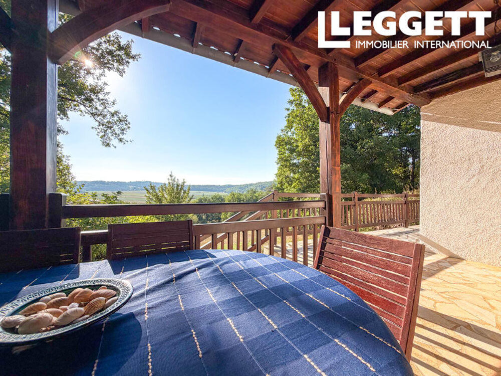 Vente Maison Maison périgourdine de charme avec vue dégagée, 5 chambres et proche de Montignac, Périgord Noir Les farges
