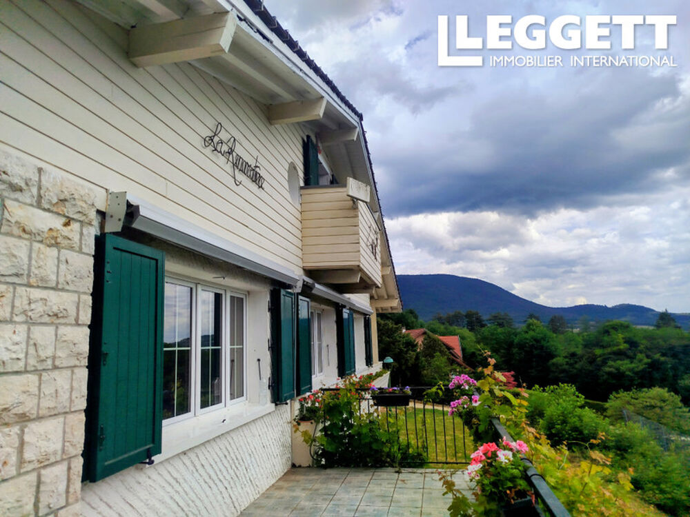 PAYS DE GEX: Chalet prive a vendre 250 m2 , studio, vue sur les Alpes et le lac Leman