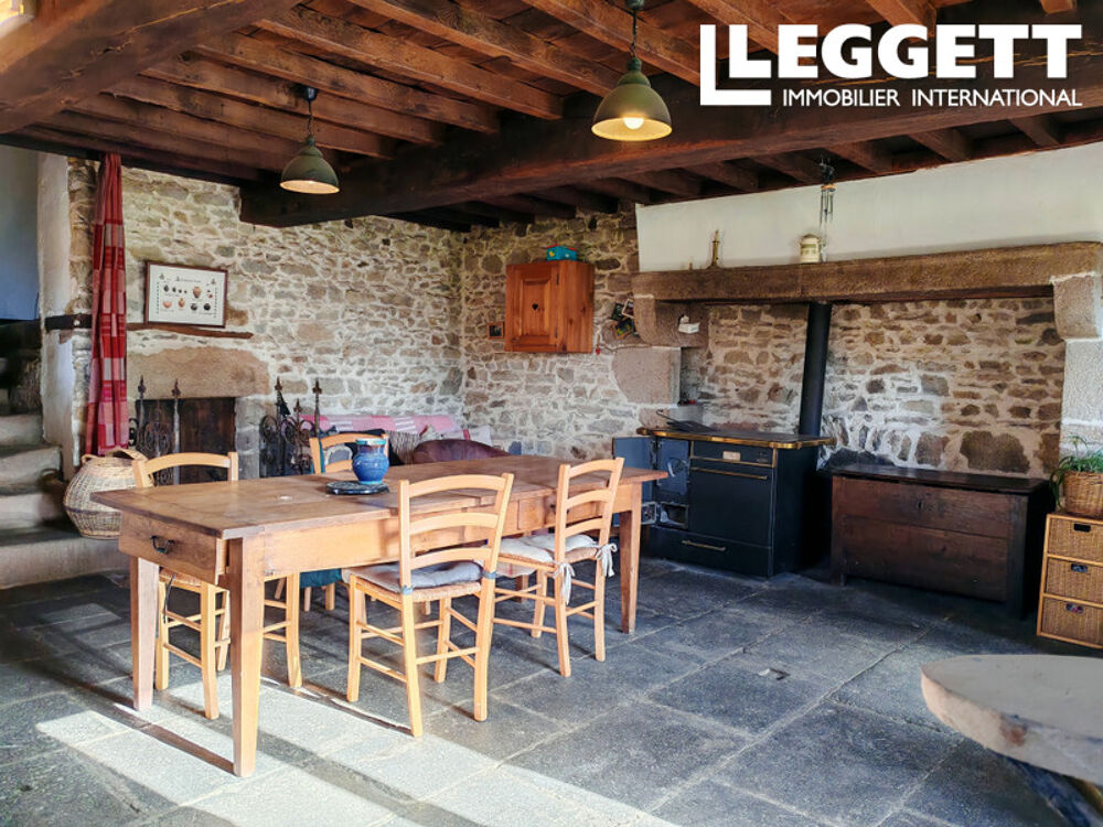 Vente Maison Superbe propriété rurale avec dépendaces, une grande grange et 7,5 ha de terrain sans vis-à-vis Sainte-christine