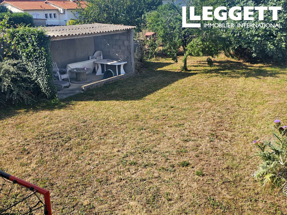 Maillezais ? Maison 119 m², 3 chambres, ascenseur, sous-sol, terrain arboré et clos de 775 m²