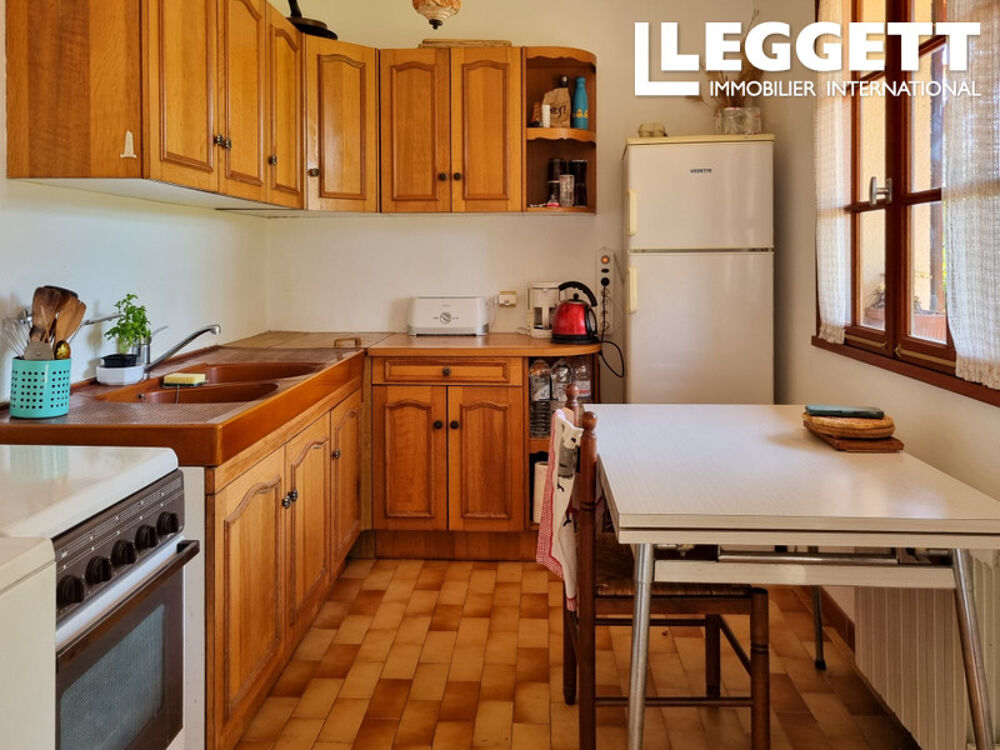 Vente Maison Petite villa de plain-pied facile à vivre avec 2 chambres, grand jardin et piscine. Jolie vue Le pradal