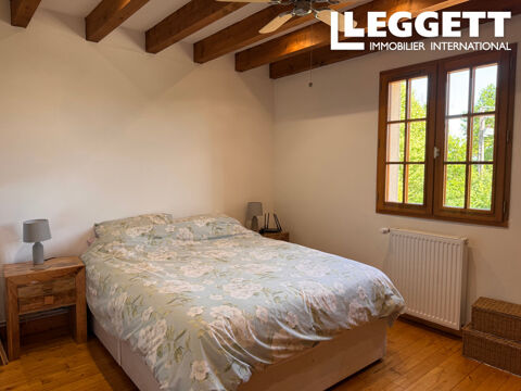   Élégante maison de campagne avec tour, 3 chambres, piscine et superbe cachet extérieur Maison - 5 pièce(s) - 80 m²