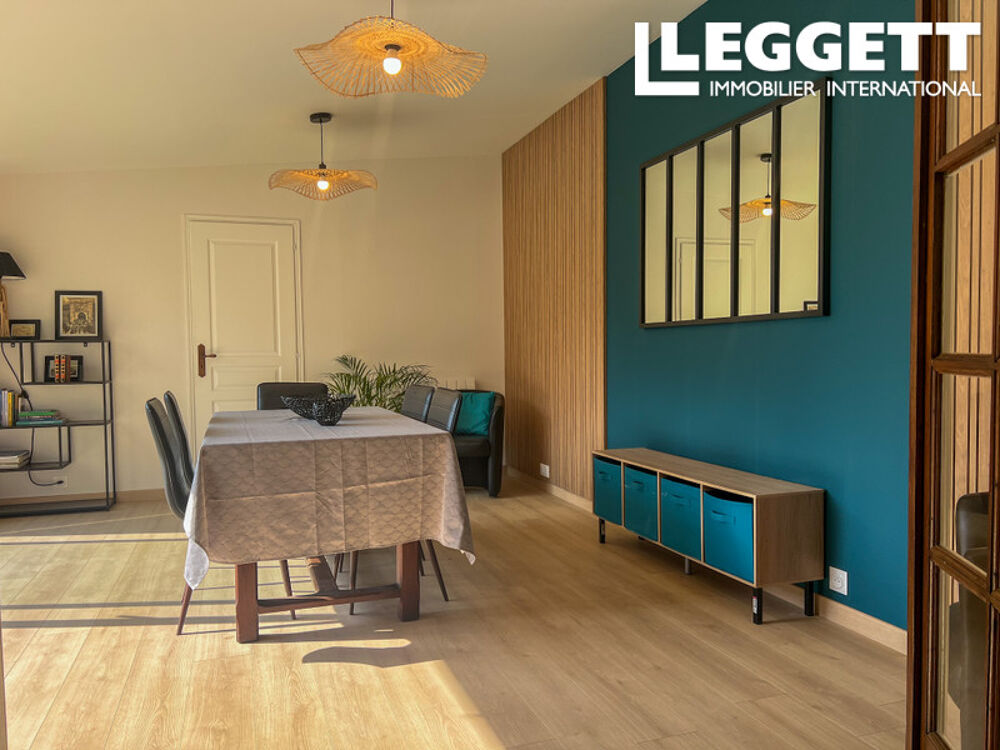 Vente Maison Charmante maison en pierre rénovée. 2 chambres. Cour. Terrasse. Stationnement. <br />Proche villages avec commerces Cellefrouin