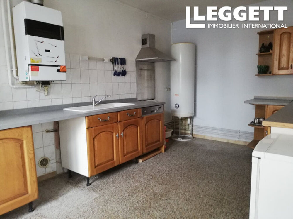 Vente Maison Une magnifique propriété de deux chambres dans le centre ville, à distance de marche de toutes les commodités. Montmorillon