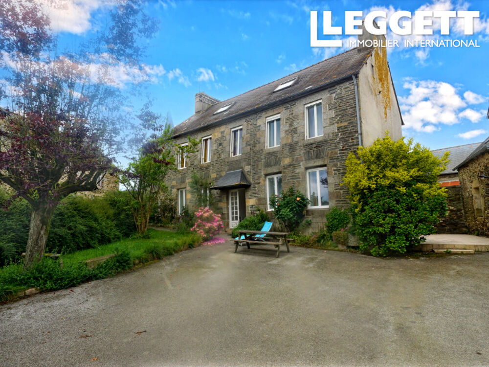 Propriété de caractère à 20 min de Saint-Brieuc ? Deux maisons, 7 chambres, grange et jardins