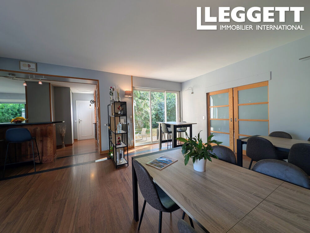 Vente Maison TARN:Aussillon,superbe propriété avec maison et logement annexe rénovation haut de gamme , piscine et jardin . Aussillon