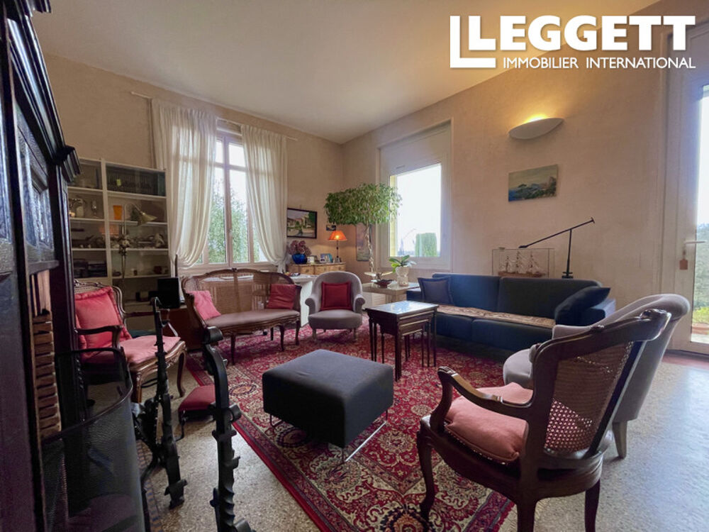 Vente Maison Maison bourgeoise à 15kms de Bordeaux  dans un environnement privilégié à deux pas d'un charmant village. Pompignac