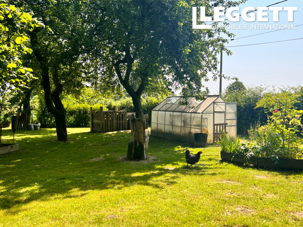 Totalement privé, caché de la vue, grande propriété en pierre, modernisée, ferme, petit bois et grand terrain.