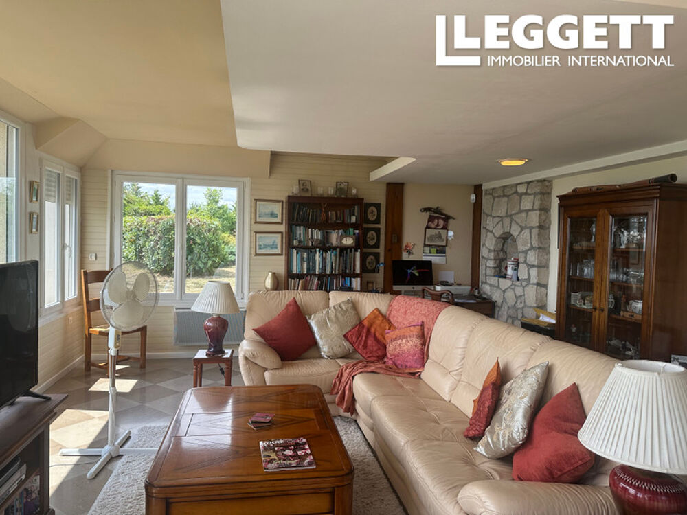 Villa avec piscine, et vue panoramique sur 11400m2 de terrain