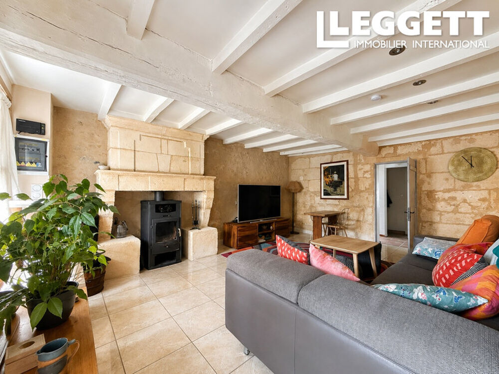 Grande maison de caractère en pierre plus gîte avec 3 chambres, jardin & piscine, dans hameau calme