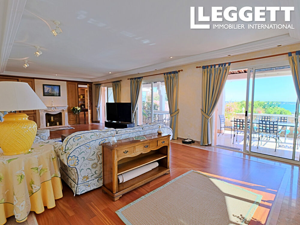 Vente Maison Villa côtière de 5 chambres avec vue mer entre Cannes et Antibes avec piscine et terrain plat Vallauris