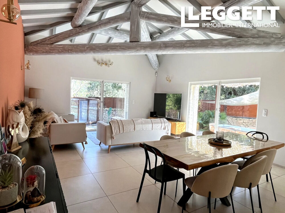 Vente Maison VILLA WITH 200 M² OF LIVING SPACE, 5 BEDROOMS, ON 887 M² OF LAND WITH A SWIMMING POOL Saint-laurent-des-arbres