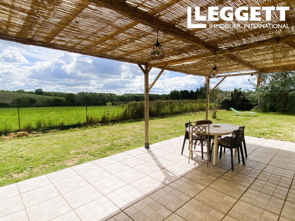 Vente Maison Maison de 3 chambres avec grand jardin dans un village avec commerces, offrant une vue dégagée sur l'arrière. Saulzais-le-potier