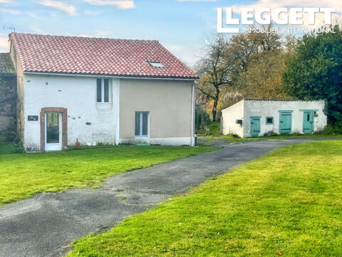   Ensemble de 2 maisons r�nov�es avec grange ind�pendante et plusieurs d�pendances. Le tout sur 3775 m�. Maison - 6 pi�ce(s) - 143 m�