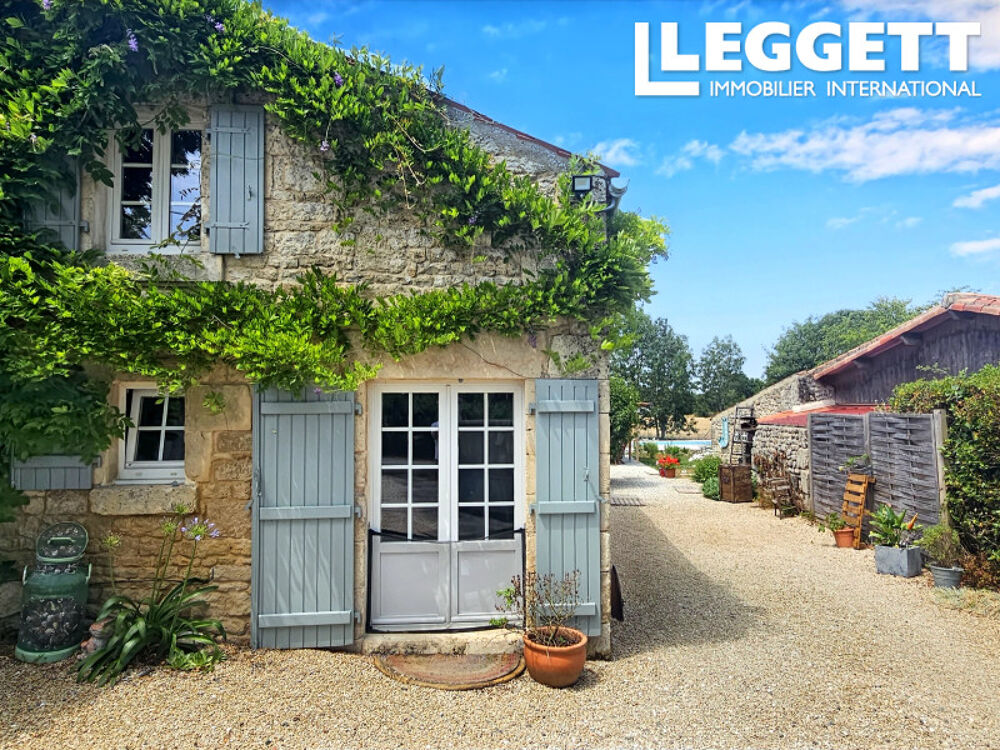 Vente Maison Foussais-Payré : authentique maison en pierre, 3 chambres, piscine, terrain de 710 m² Foussais-payrÉ