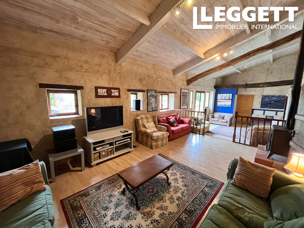 Vente Maison Charmante ferme de caractère de 8 chambres avec un grand potentiel de gîte, des jardins privés et une piscine Pommiers-moulons