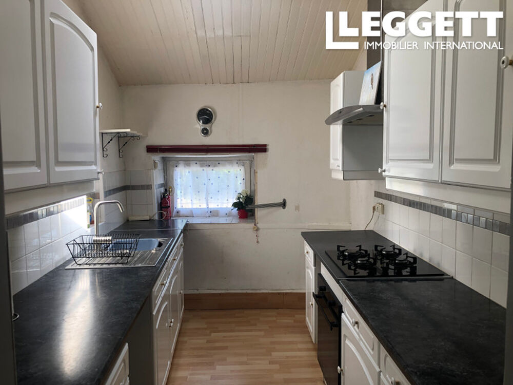 Vente Maison Une charmante maison individuelle de 3 chambres avec une grande grange attenante et un jardin clôturé. Saint-laurent-de-cÉris