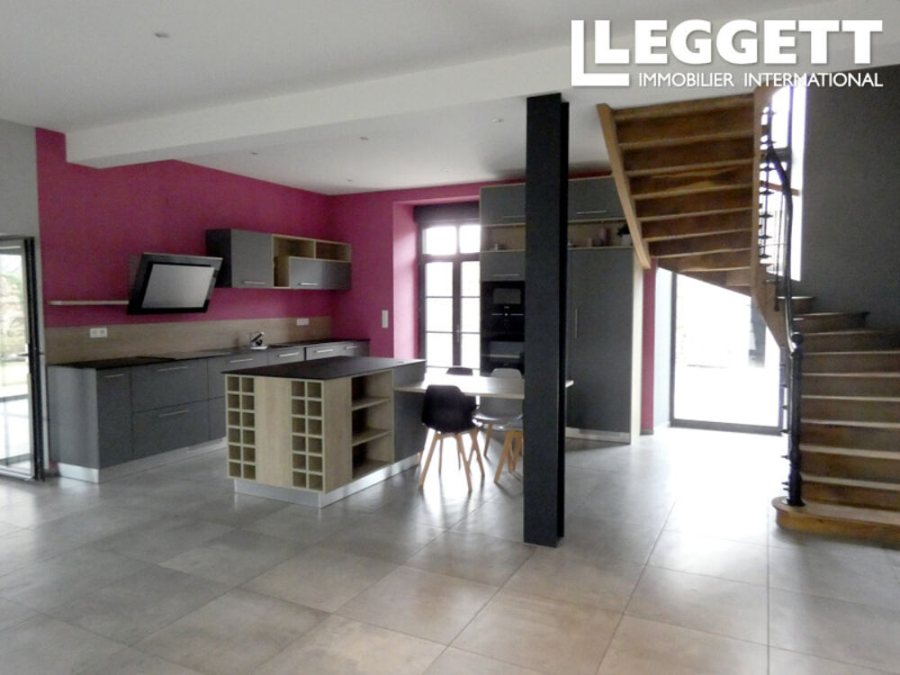 Maison de maître entièrement rénovée ? 8 chambres ? Jardin clos ? DPE exceptionnel - commodités à proximité