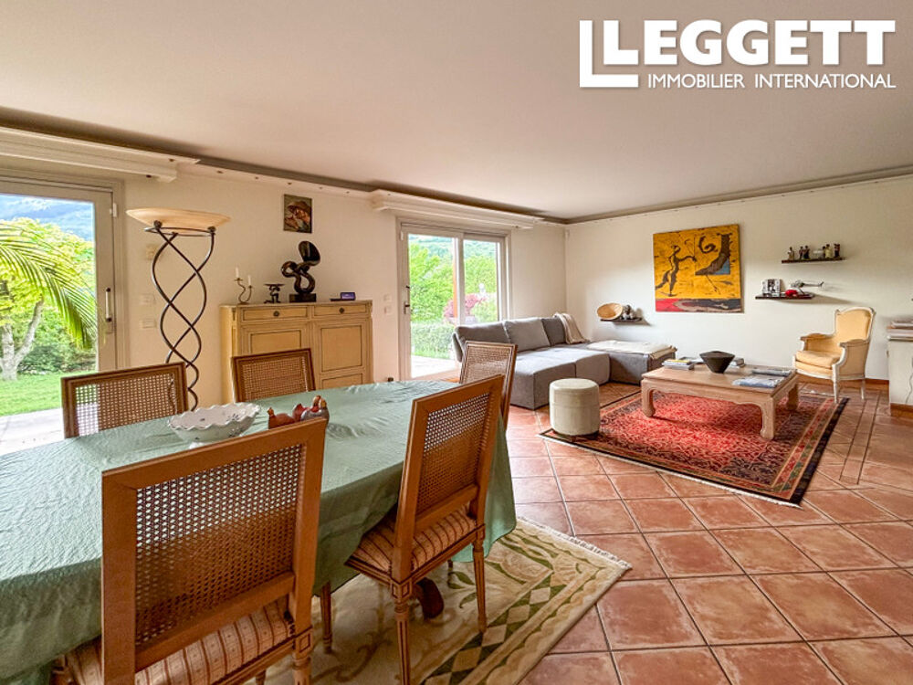 Vente Maison Grande maison avec 4 chambres, bureau, garages et jardin ensoleillé à Macot La Plagne. 15 minutes à la station La plagne tarentaise