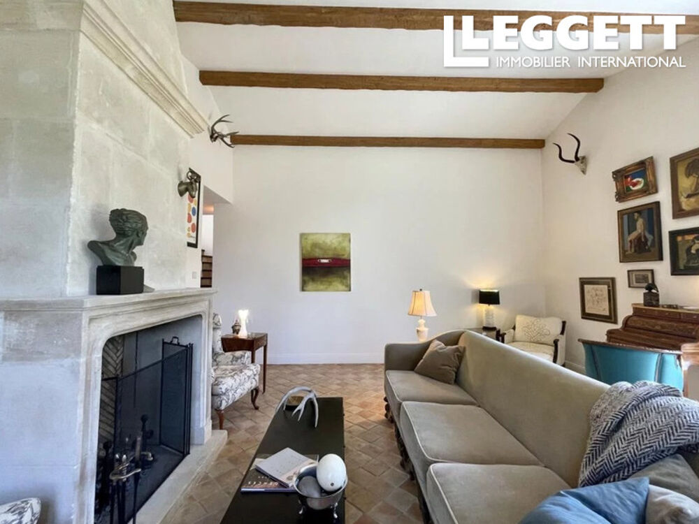 Vente Maison Villa rénové vendu meublé 134m², 6 pièces, 3 chambres, 2 SdB's, 1 SdE. Dépendence. Piscinable. LucÉram