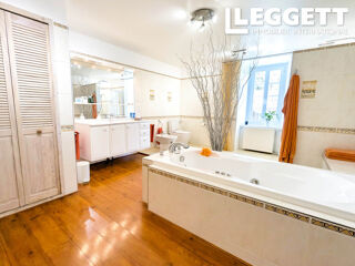  Maison à vendre 15 + pièces 330 m²