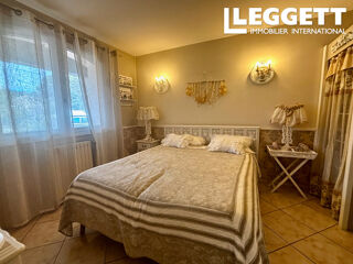  Maison  vendre 15 + pices 337 m