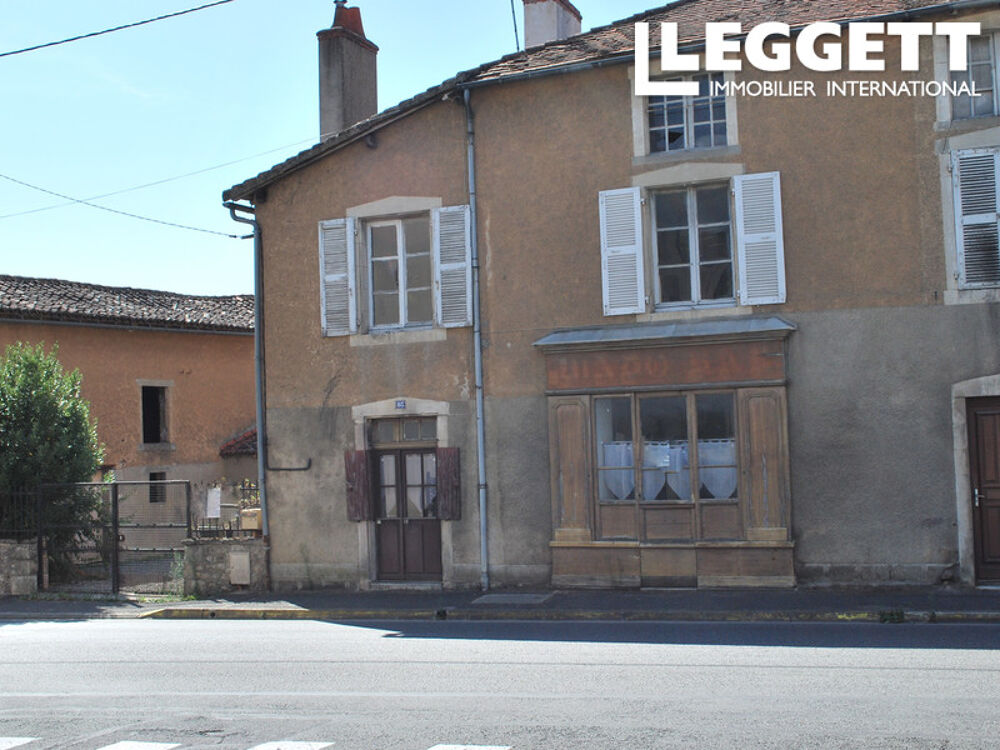 Vente Maison Une magnifique propriété de deux chambres dans le centre ville, à distance de marche de toutes les commodités. Montmorillon