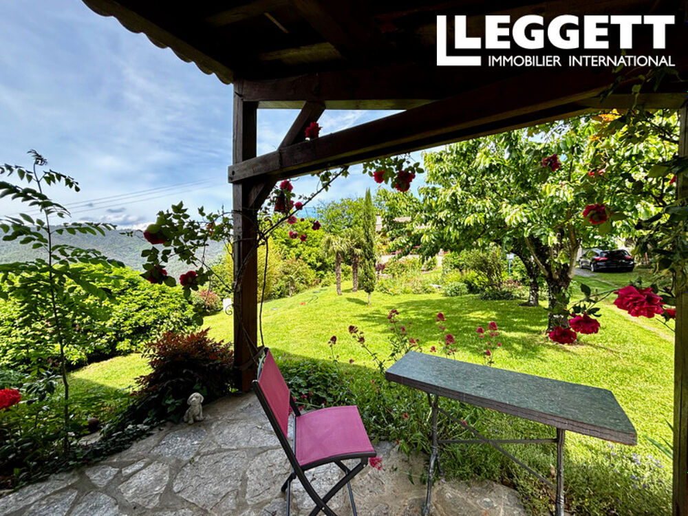 Vente Maison Saumane - GARD - Propriété avec deux maisons séparées, dont une avec piscine intérieure et beau jardin paysage Saumane