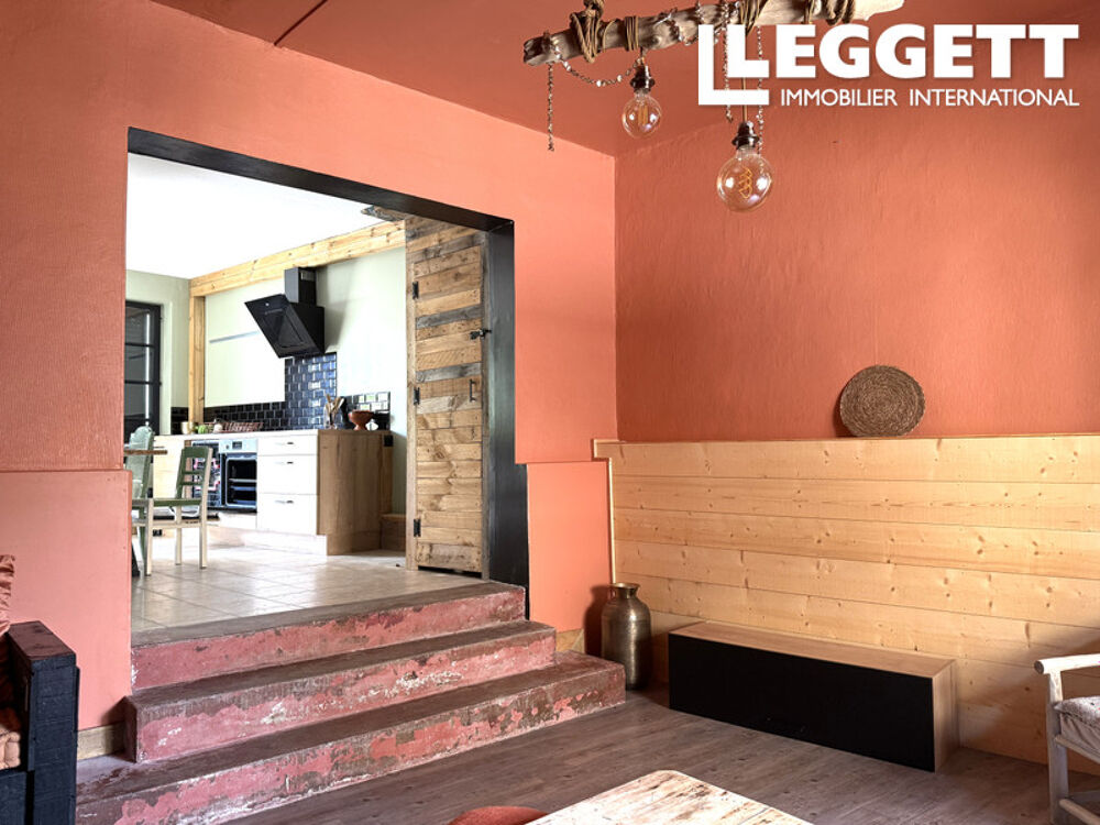 Vente Maison Maison de village comprenant 5 chambres, 2 salles d'eau et un jardin attenant, au c?ur d'un village rechercher Bouresse