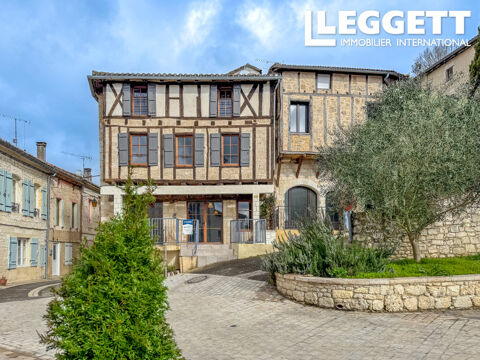 Spacieuse propriété de village, entièrement rénovée, comprenant 2 logements, avec diverses sources de revenus 425000 82150 Montaigu-de-quercy
