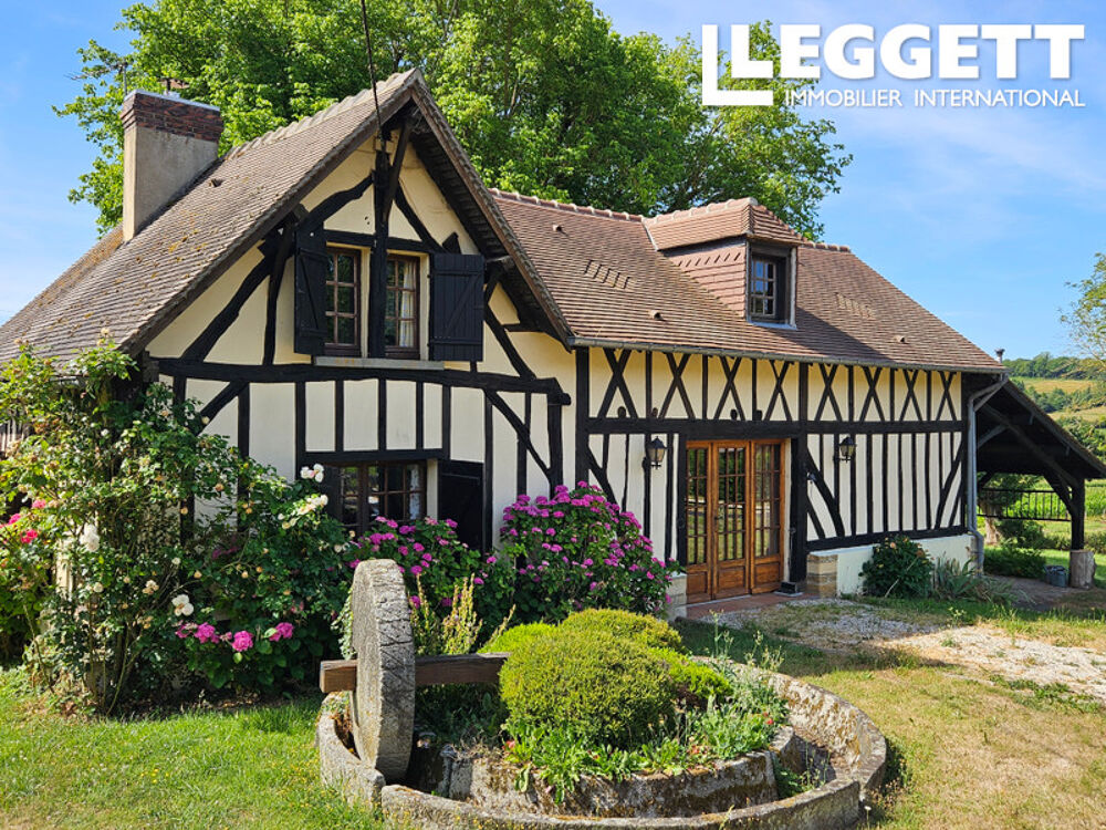 Une occasion rare de profiter du charme authentique de la Normandie avec de magnifiques vues sur la campagne