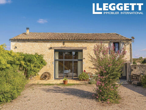   Superbe grange r�nov�e avec 6 chambres, piscine chauff�e, dans un cadre paisible mais proche de toutes commodi Maison - 6 pi�ce(s) - 224 m�