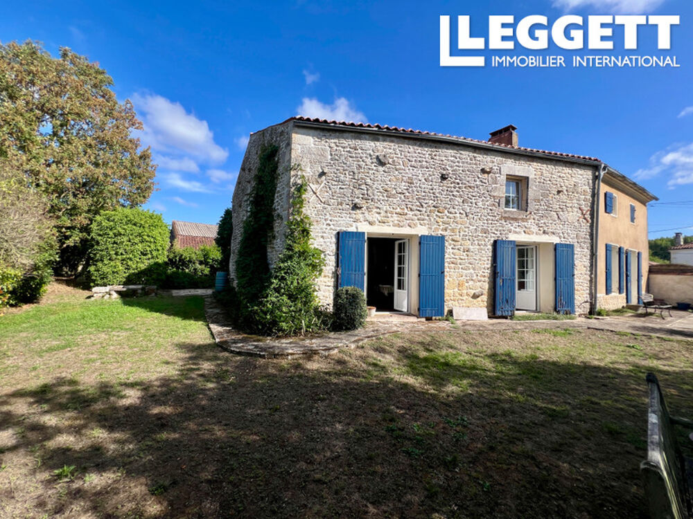 Charmante maison en pierre de 3 chambres avec un grand jardin, des dépendances et parking pres d'Archingeay