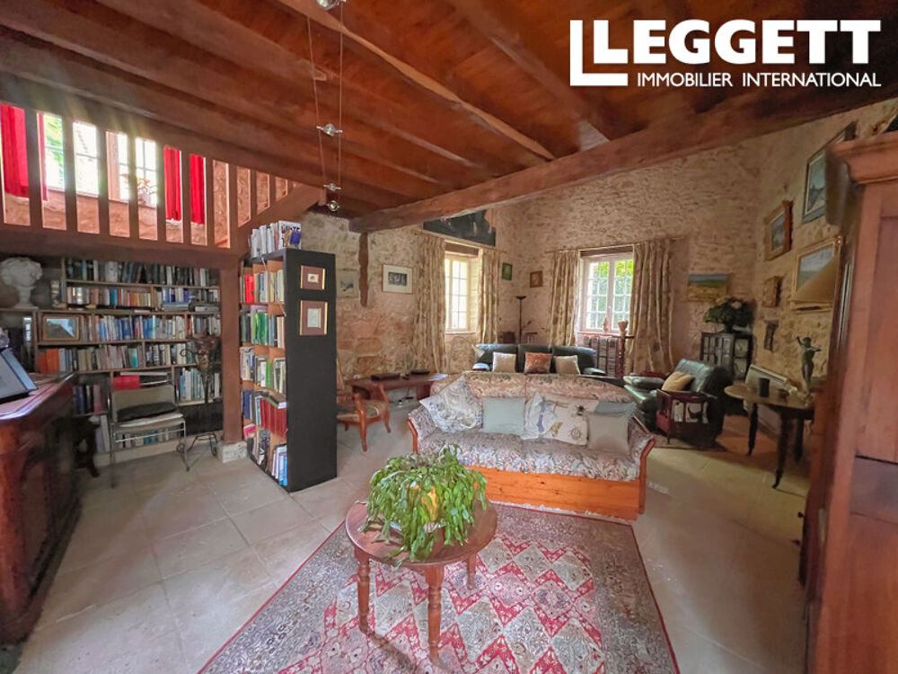 Vente Maison Charmante maison de campagne de 170m2 habitables avec 3 chambres, piscine, terrain 12105m2. La chapelle-montmoreau
