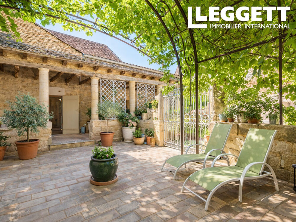 Vente Maison Magnifique demeure historique avec gîte indépendant au c?ur de la belle ville de Saint-Cyprien, en Dordogne Saint-cyprien