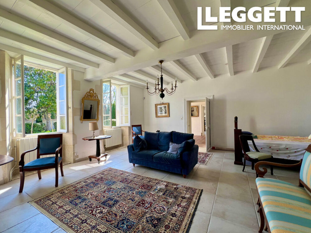 Vente Maison Maison Charentaise rénovée, 5 chambres,2 grandes granges, piscine, jardin clos, 2 ch gite, près de Cognac/Pons Saint-martial-sur-nÉ
