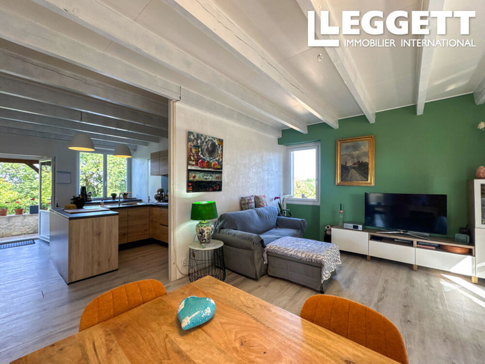 Vente Maison Superbe ensemble quercynois avec vue panoramique : grange rénovée, maison de caractère, dépendances et piscine Touffailles