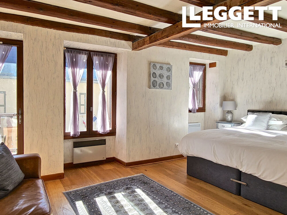 Vente Maison Authentique maison du village avec jardin privé, terrasse ensoleillée excellent rendement locatif. Les deux alpes