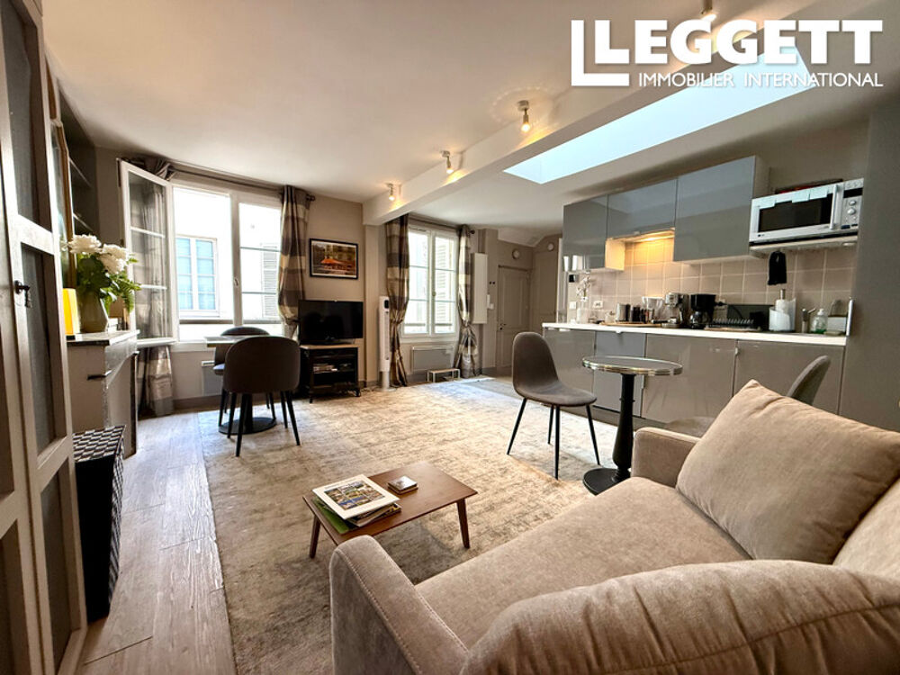 Vente Appartement Paris 4, Île Saint-Louis, appartement rénové, deux pièces, 32 m², 2? étage, vues sur jardin arboré. Paris 4