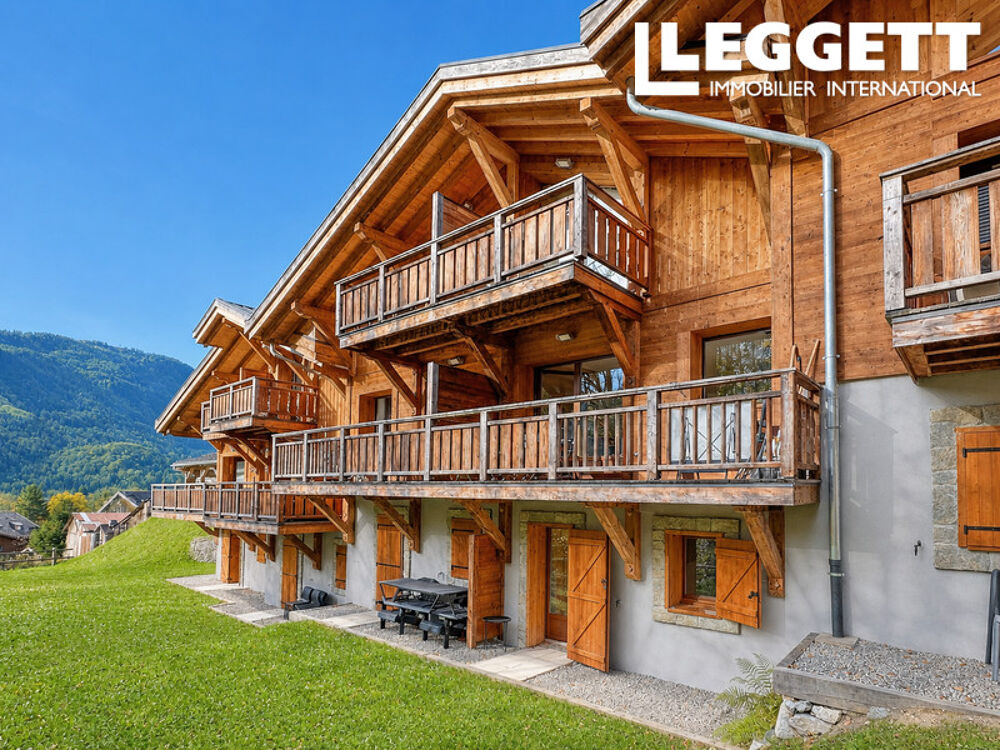 Vente Maison Triplex exposé sud-est avec 3 chambres, un coin montagne et parking couvert. Proximité du centre de Samoëns. SamoËns