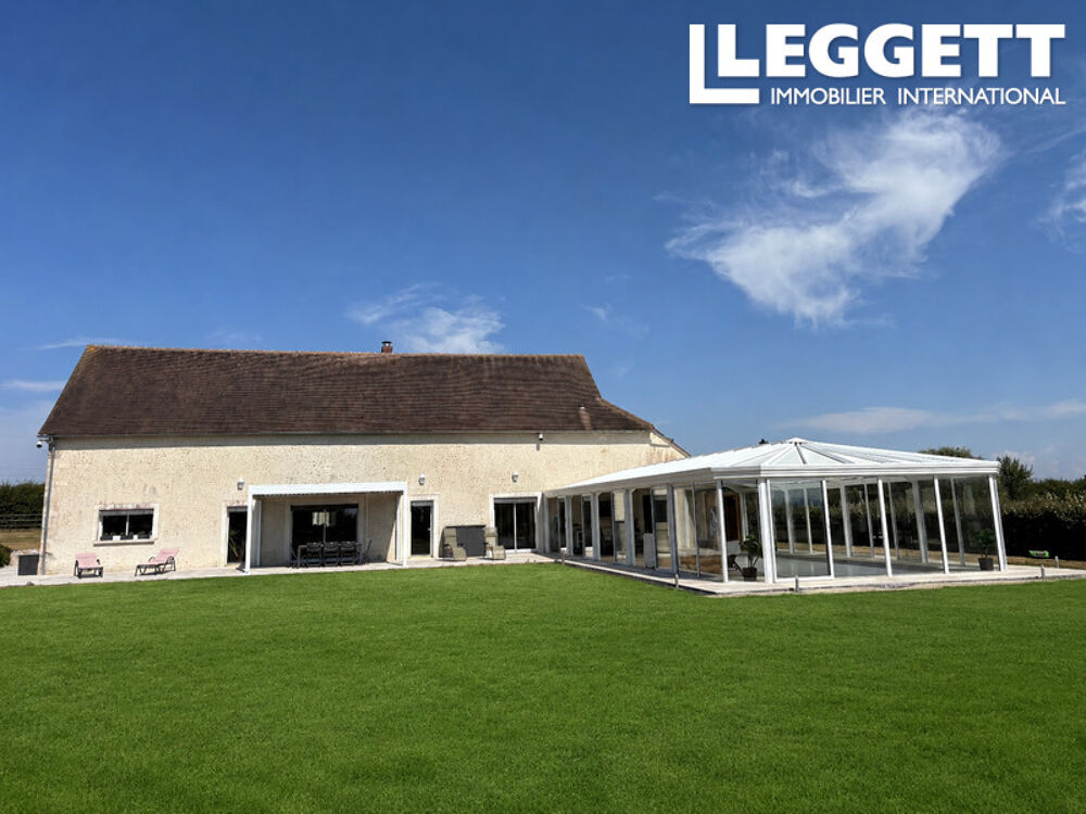 Vente Maison Au bout d'un chemin, une impressionnante propriété avec sa piscine et ses 3 hectares de parc RouessÉ-fontaine