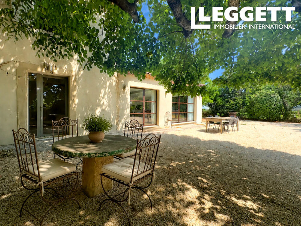 Vente Maison Mas de Village Rénové avec Grand Jardin et Permis Piscine à Paradou Paradou